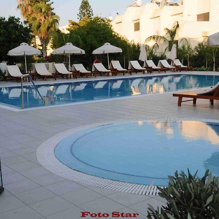 Frixos Suites Hotel Apartments Larnaca Eksteriør billede
