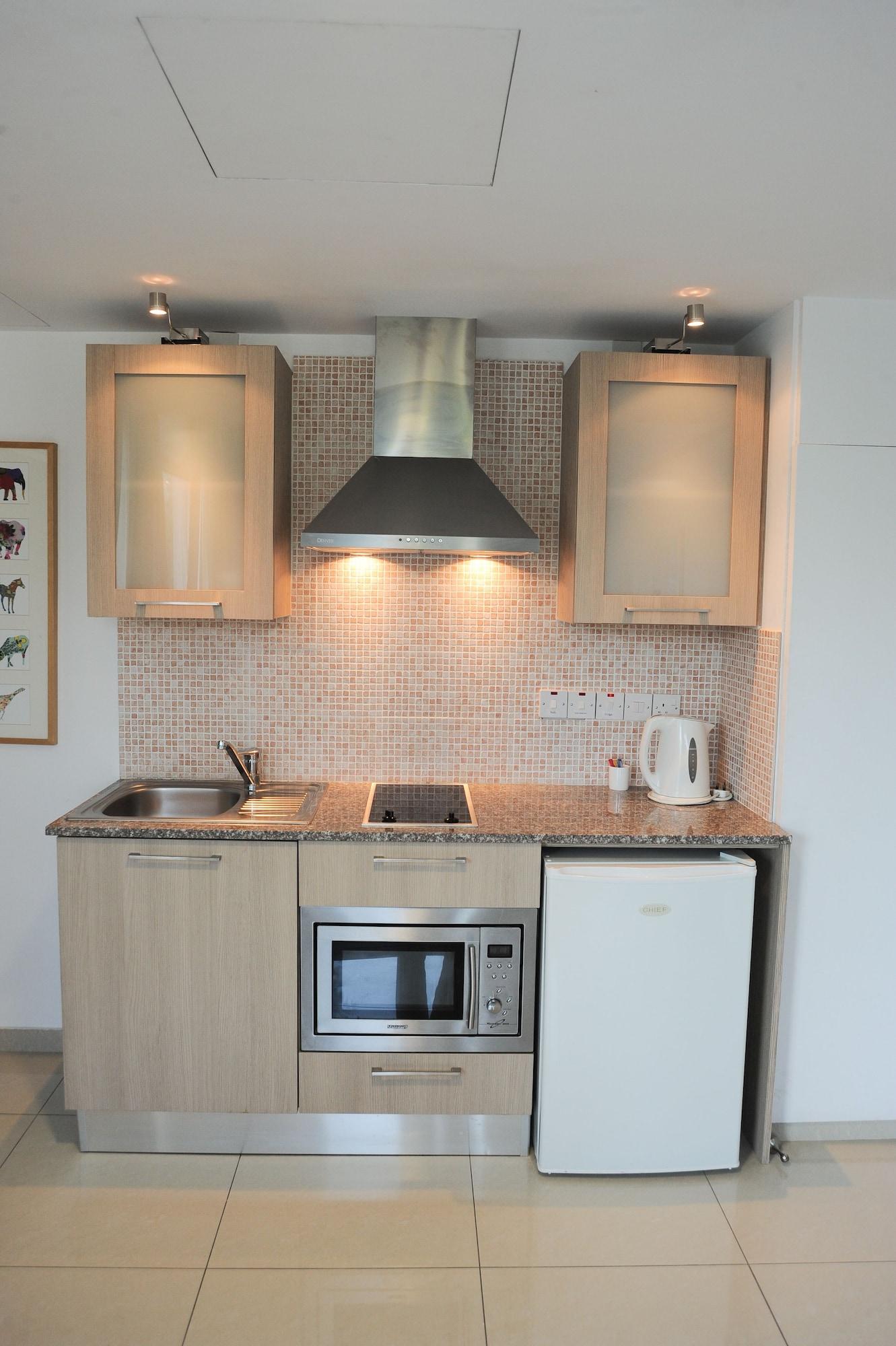 Frixos Suites Hotel Apartments Larnaca Eksteriør billede