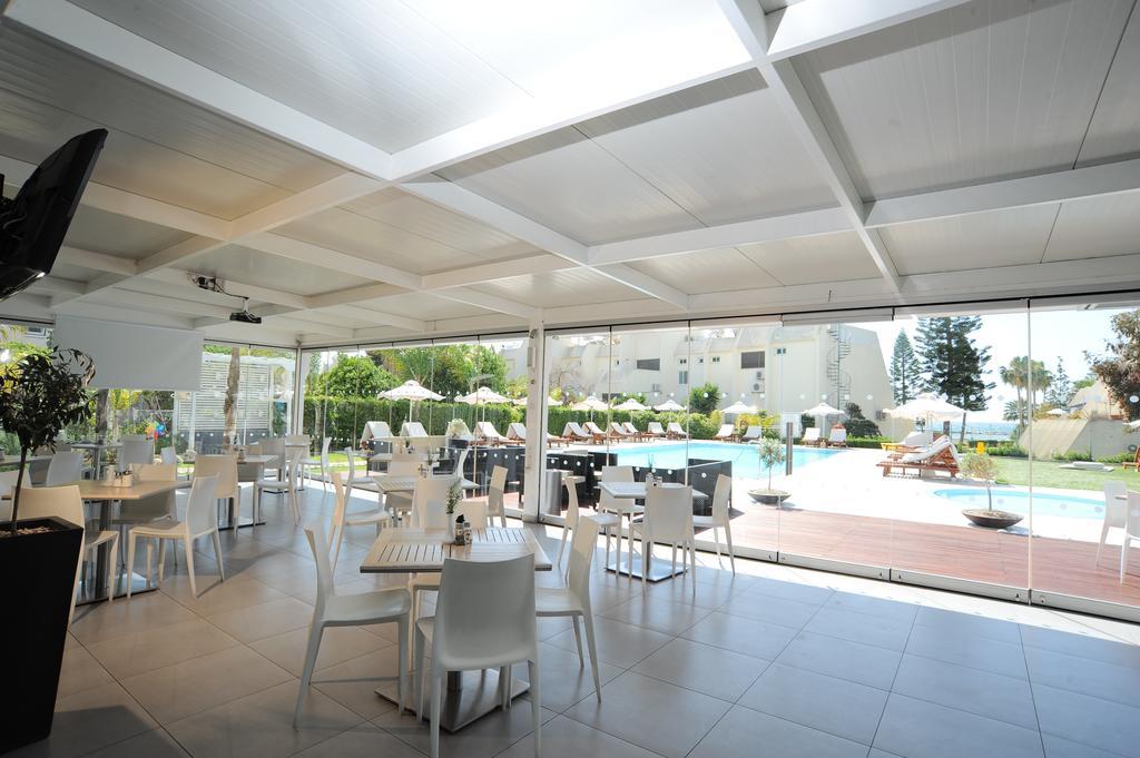 Frixos Suites Hotel Apartments Larnaca Eksteriør billede