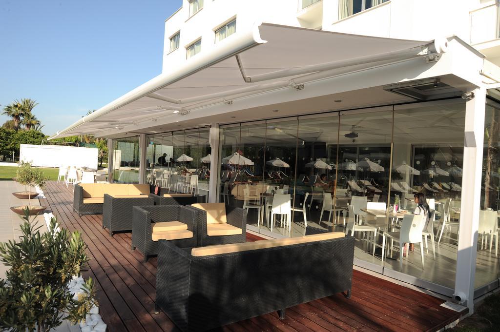 Frixos Suites Hotel Apartments Larnaca Eksteriør billede