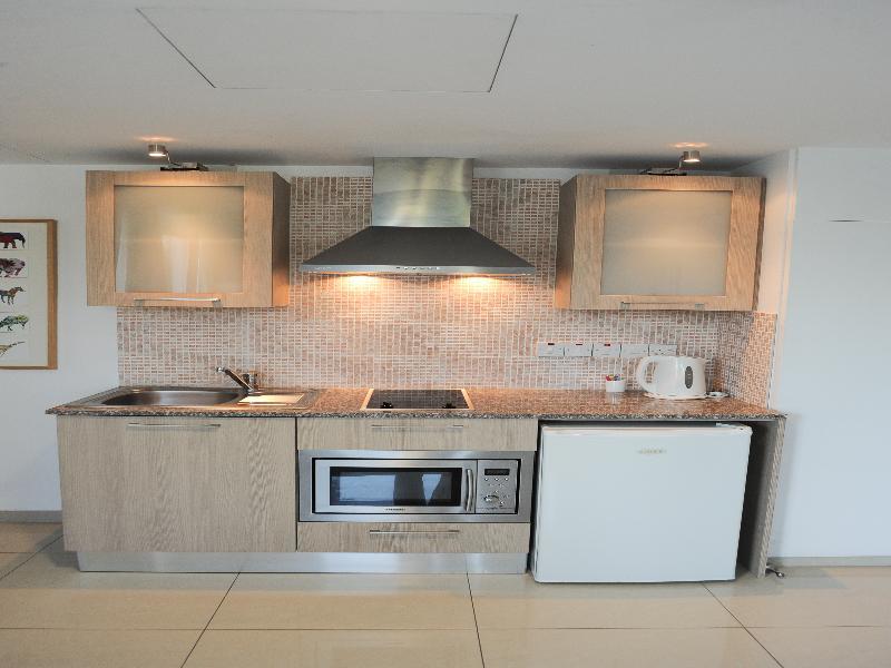 Frixos Suites Hotel Apartments Larnaca Eksteriør billede