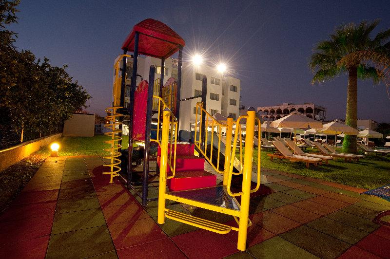 Frixos Suites Hotel Apartments Larnaca Eksteriør billede
